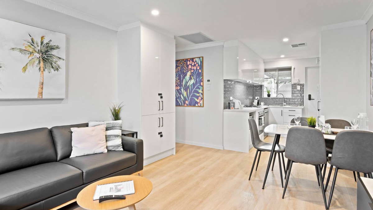 Payneham South Condo | No stairs, Payneham South cosy 2BR unit 1. Linen hire inc. + Aircon throughout!