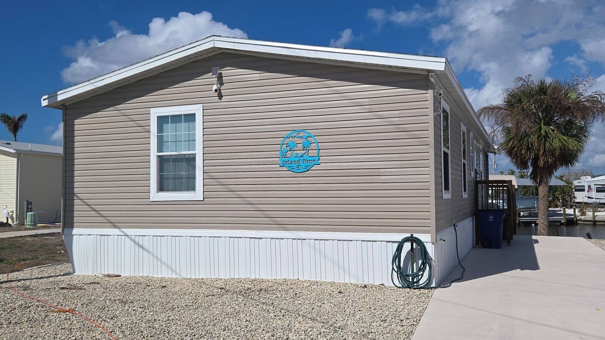 Saint James City House | (NO STORM DAMAGE AVAILABLE FOR IMMEDIATE RENTAL) BEAUTIFUL GULF ACCESS HOME .