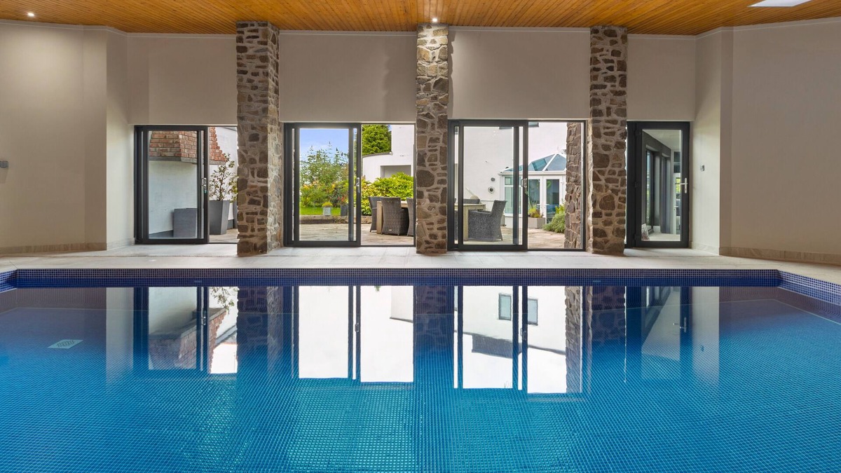 Saundersfoot Apartment | No1 Highpoint -Luxury 2 bed Sea view Apartment with onsite indoor swimming pool