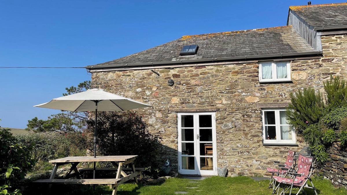 Mawgan Porth Cottage | no3 Porth Farm Cottages