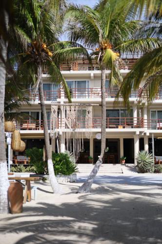 Mahahual Hotel | Noah Beach Hotel & Suites