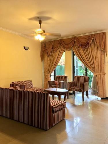 Angulana House | Noahs Ark Transit Stay