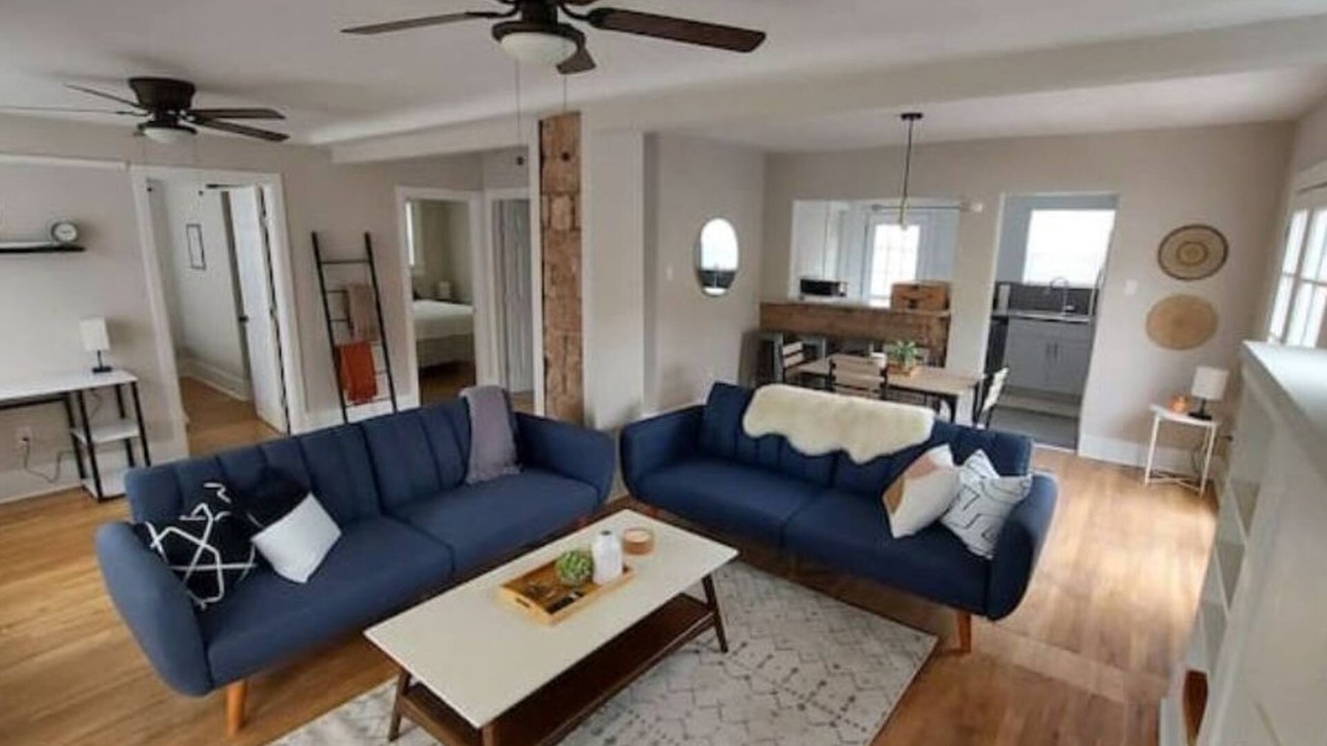 University Heights House | Nob Hill/UNM ~ Luxury Remodeled House w/King Bed