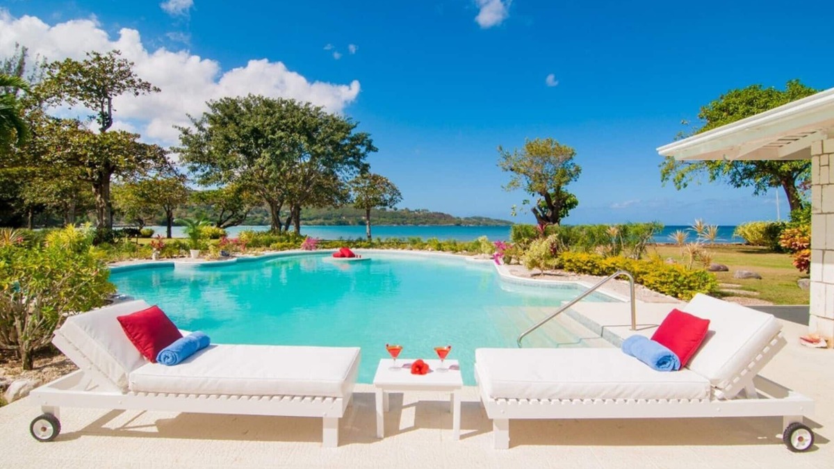 Montego Bay Villa | NOBLE HOUSE JAMAICA - Luxury 5 Bed Beachfront Villa in Montego Bay