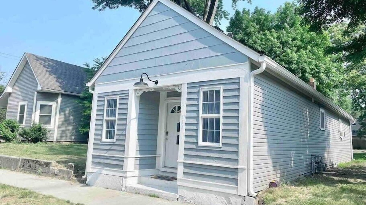 Noblesville House | Noblesville Gem Near Music, Shops & History