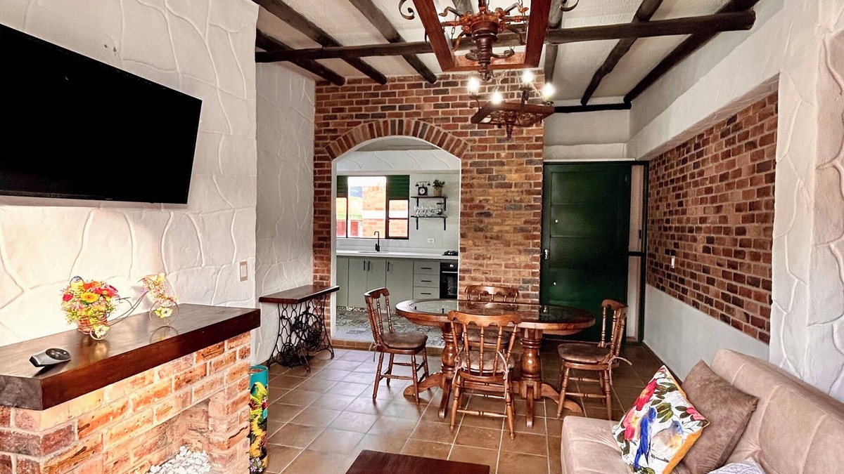 Floresta Apartment | NobsaStay, Belen: Colonial Apartment