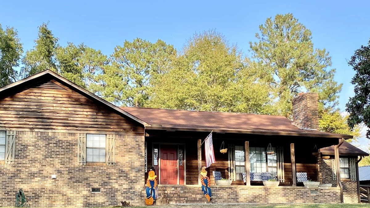 Gadsden House | Noccalula Mountain Retreat-The ByrdHouse