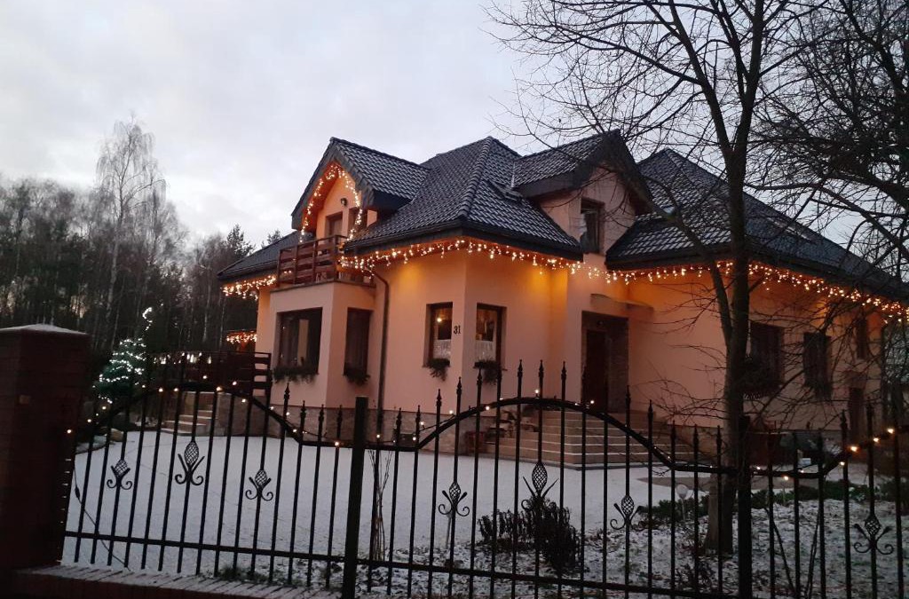 Lochowo House | Noclegi Pod Dębem, Pulandia Brzózki