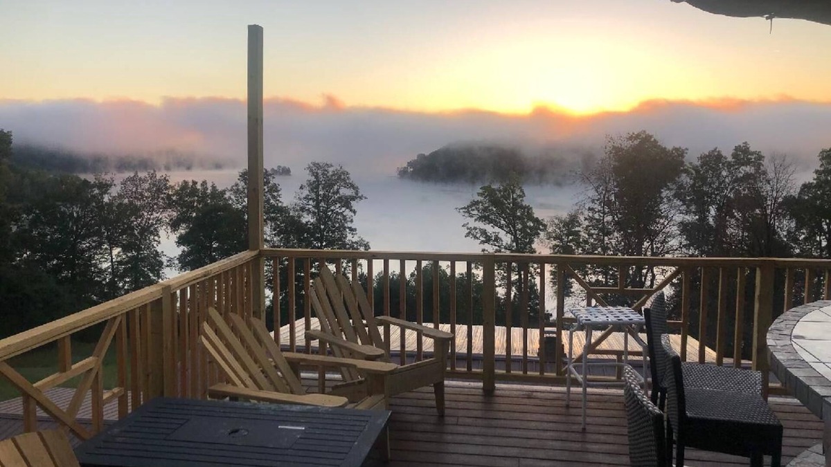Bee Spring Cabin | Nolin Lake Cabin with a Big View. Why stay at a lake you can't see?