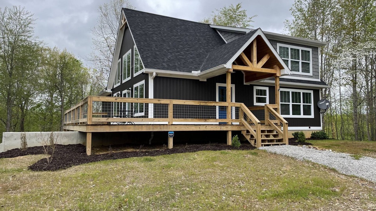 Lindseyville Cabin | Nolin Lake Lakehouse Vacation Rental - Newly Built