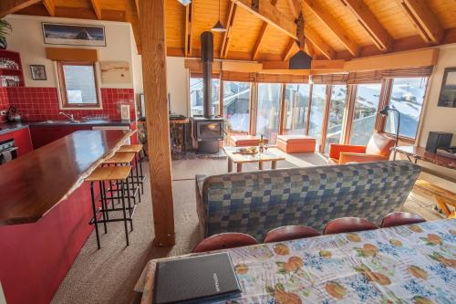 Hotham Heights Ski Chalet | Nolyski