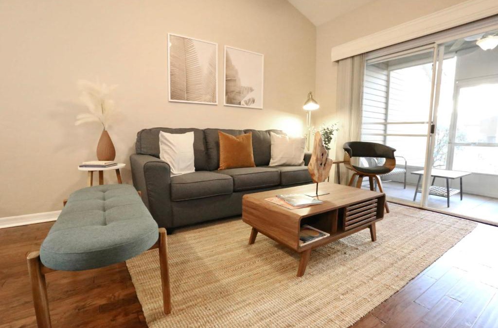 Gainesville Apartment | Nomad Retreat King Bed Boutique Condo w Garage