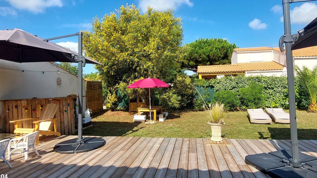 La Remigeasse House | Nombre D'oiseaux Vous Réveilleront Chaque Matin vus Des70 m² de la Terrasse Bois