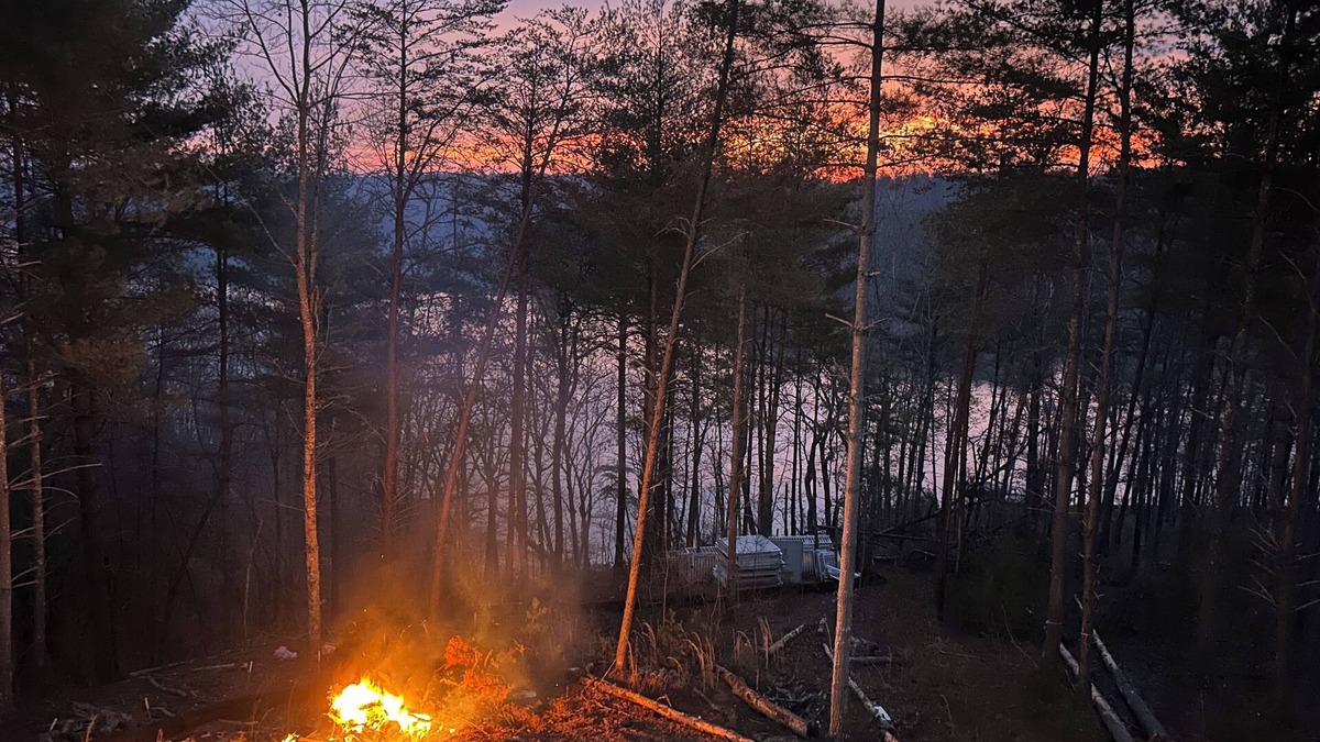 Nebo House | Non-smoking lake house with private beach, dock and kayaks