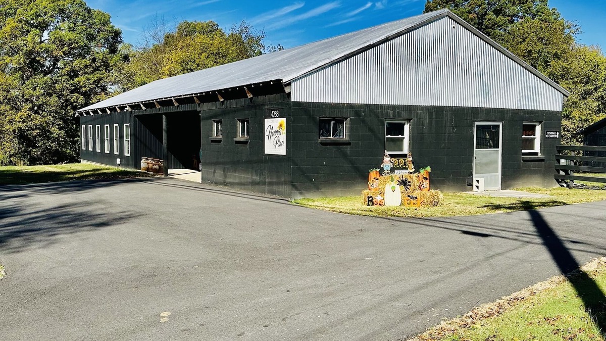 Oakland House | Nonna’s Place - Pole Barn Dwelling Near Mammoth Cave