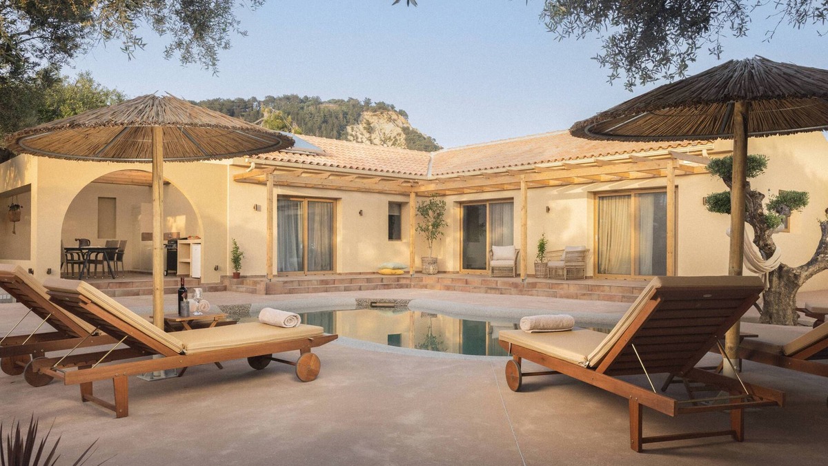 Zakynthos Town Villa | Nono's Fioro - Bougainvillea 3 Bedroom Villa with Private Pool