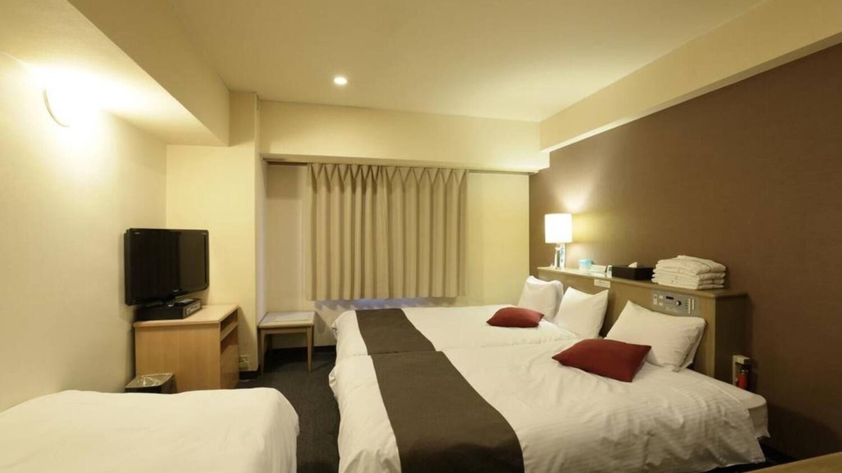 Nishishinsaibashi Hotel | Nonsmoking group room/Osaka Ōsaka