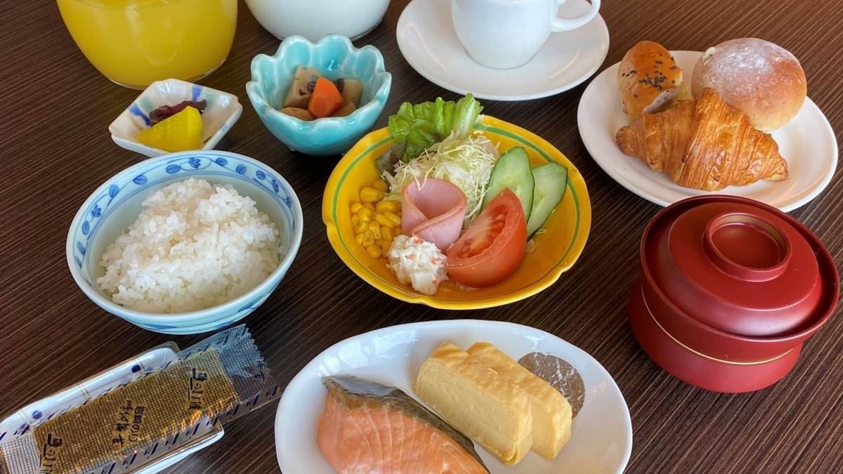 Higashi Ward Hotel | Nonsmoking single roomFree parkingAll rooms are doubleBreakfast included plan/Okayama Okayama