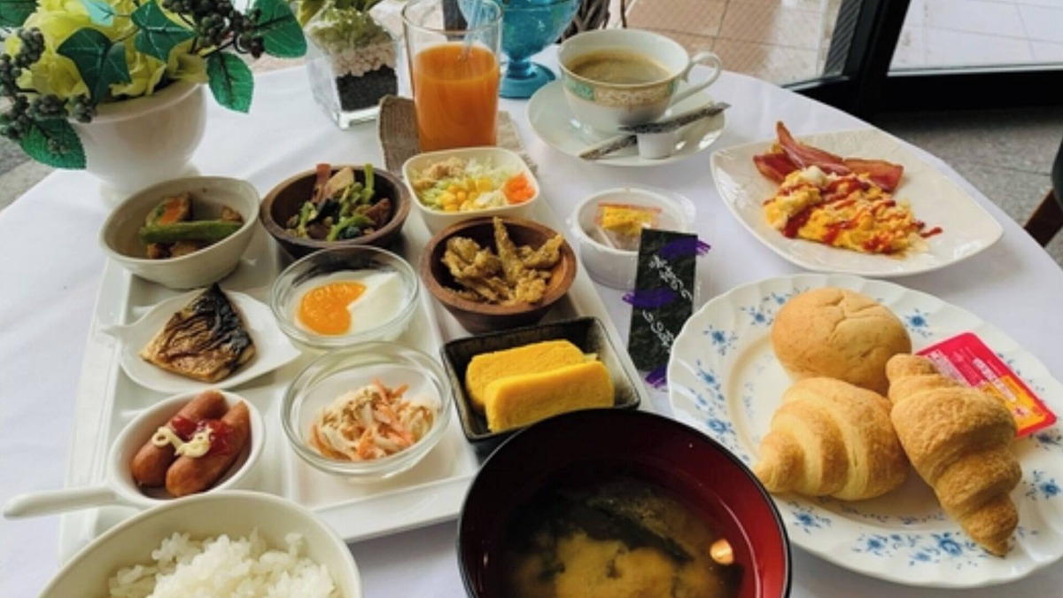 Higashiomi Hotel | Nonsmoking Twin roomPopular free breakfast buffet/Higashiomi Shiga