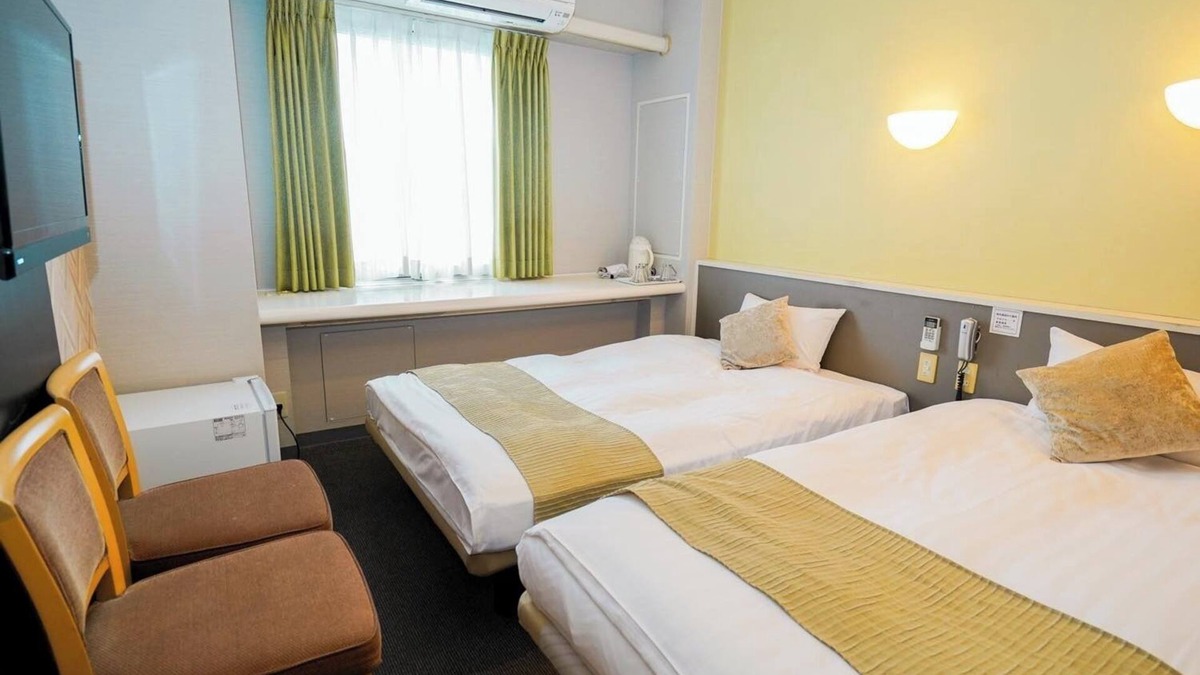 Kita Ward Hotel | NonsmokingTwin corner room 5 minutes walk fr/Okayama Okayama