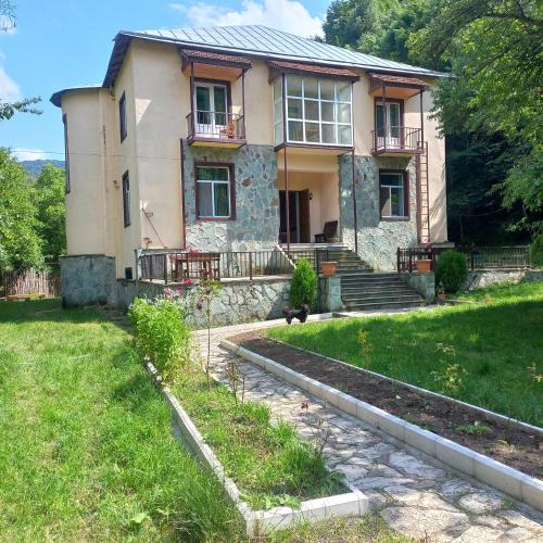 Ararat House | Noor Dilijan
