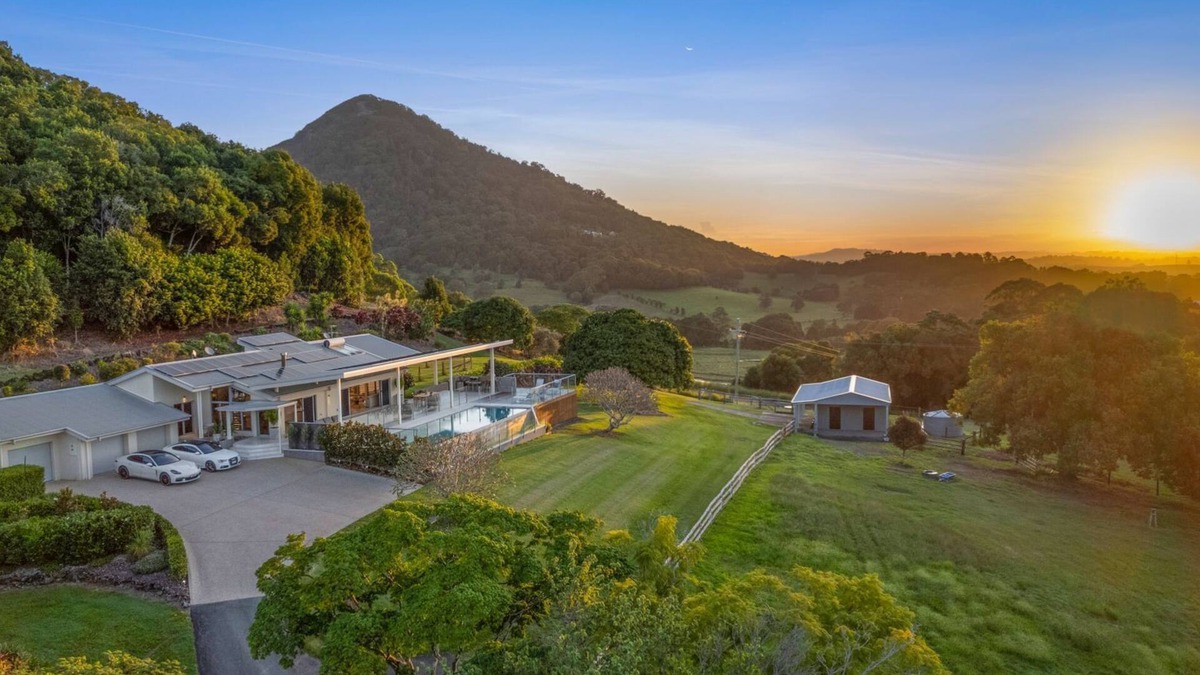 Cooroy Mountain House | Noosa Mountain Retreat