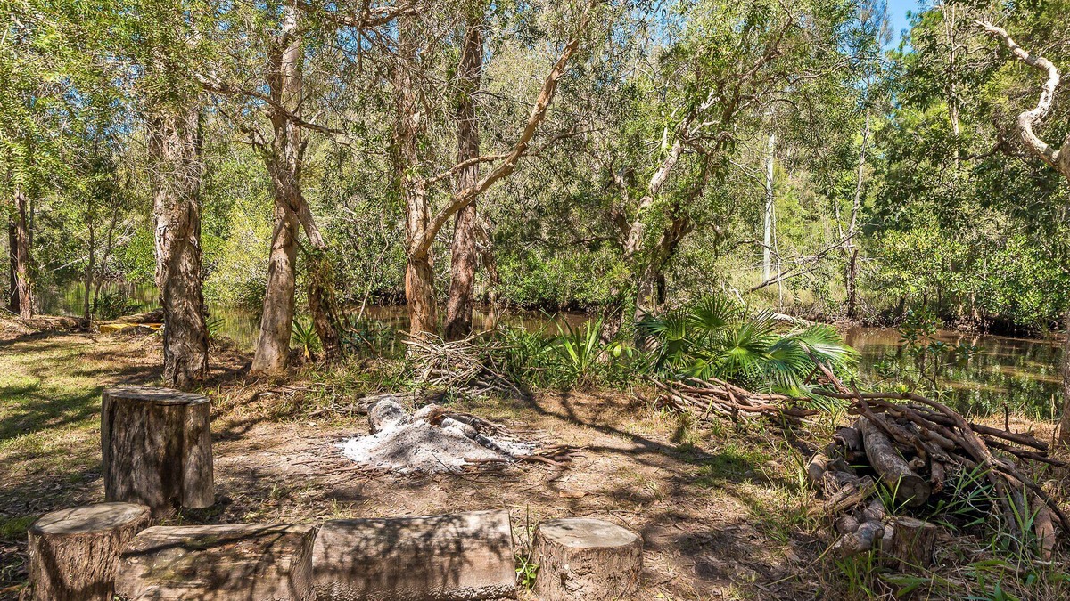 Tewantin Cottage | Noosa riverside cottage in Australian bush setting