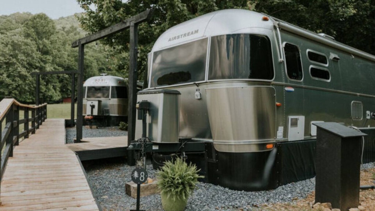 Flag Pond House | Norah’s Jungalow Unit 8- Not Pet Friendly - Glamping Retro