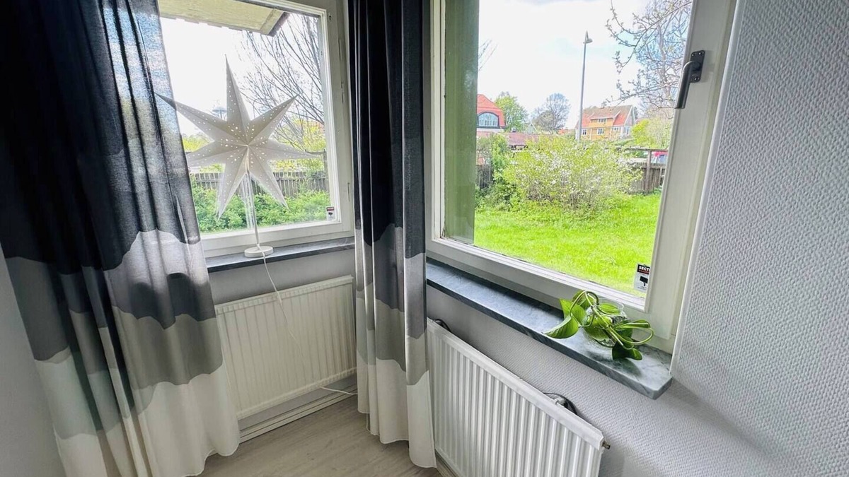 Spanga - Tensta Apartment | Nordic Comfort by Metro & Buses & Free Parking
