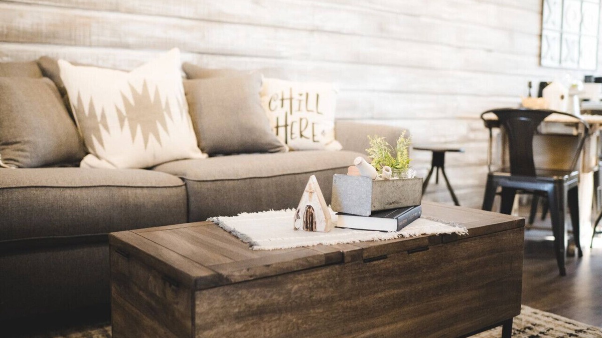 Dardanelle House | Nordin's Hillside Haven
