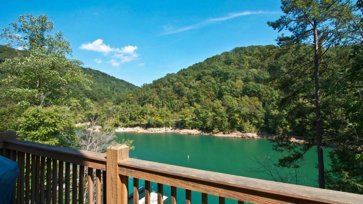 Lakeside Estates House | Norris Lakeside Estates home located inside the famous jumping bridge