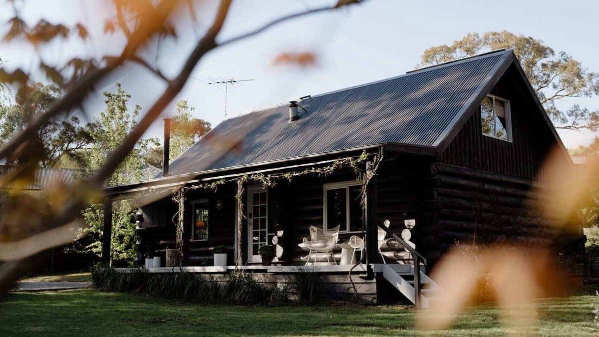 Macedon Cabin | Norsu Cabin Summary: