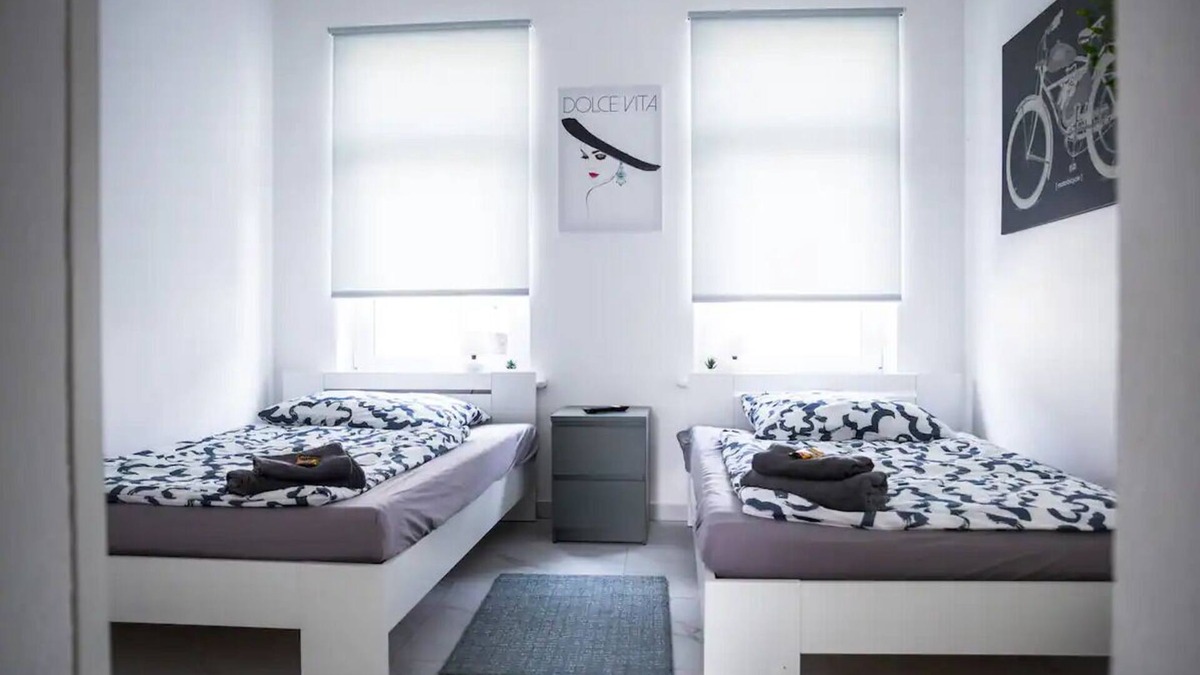 Goethestraße Apartment | North apartment 4 I 2 rooms with WLAN & Smart TV