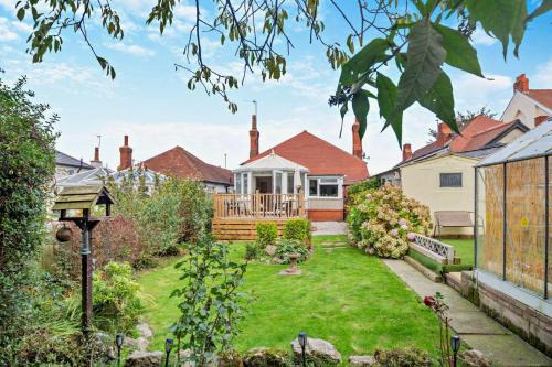 Rhos on Sea House | North Bay Bungalow