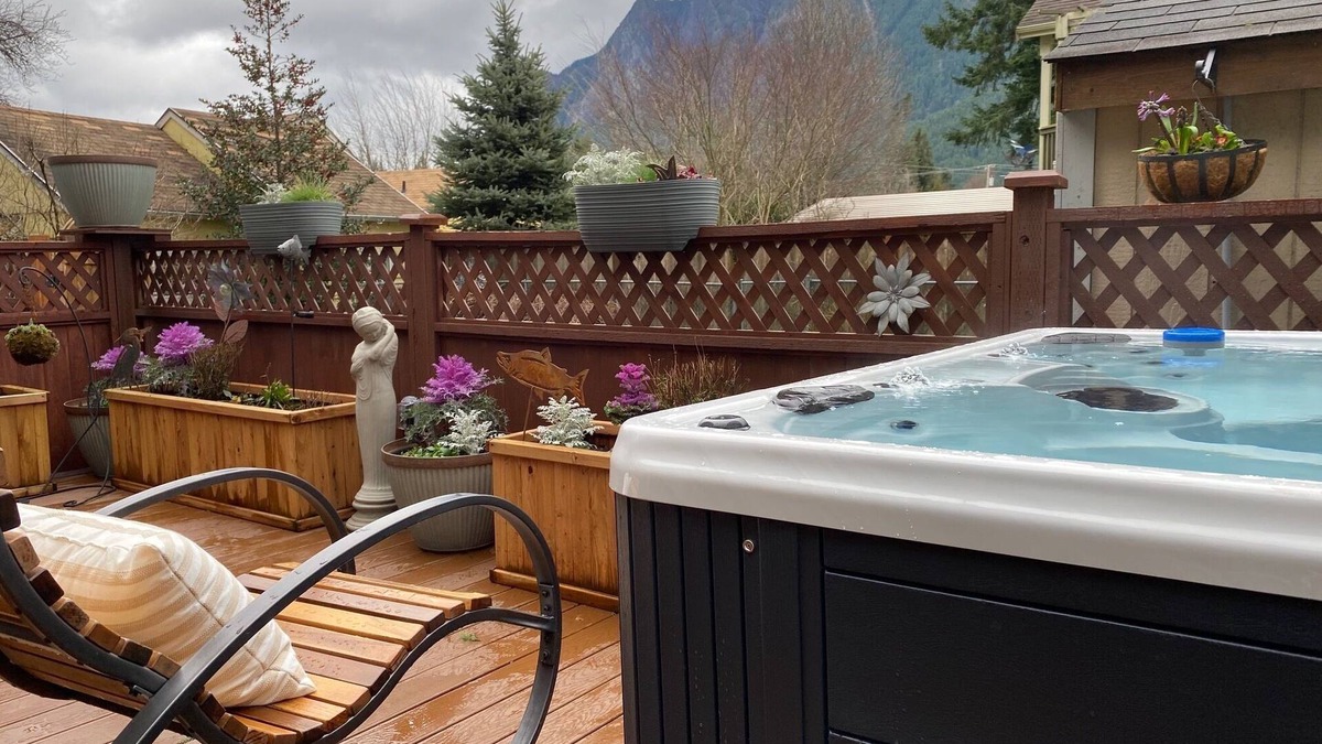 North Bend Cottage | North Bend Escapes Downtown Cottage and Suite - 2 Hot Tubs, Steps to Downtown