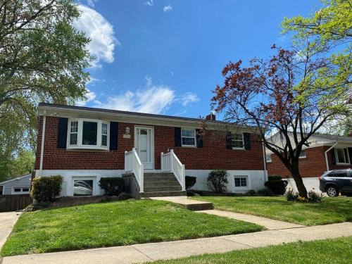 North Bethesda House | North Bethesda Gem - Entire House 5 min from Metro
