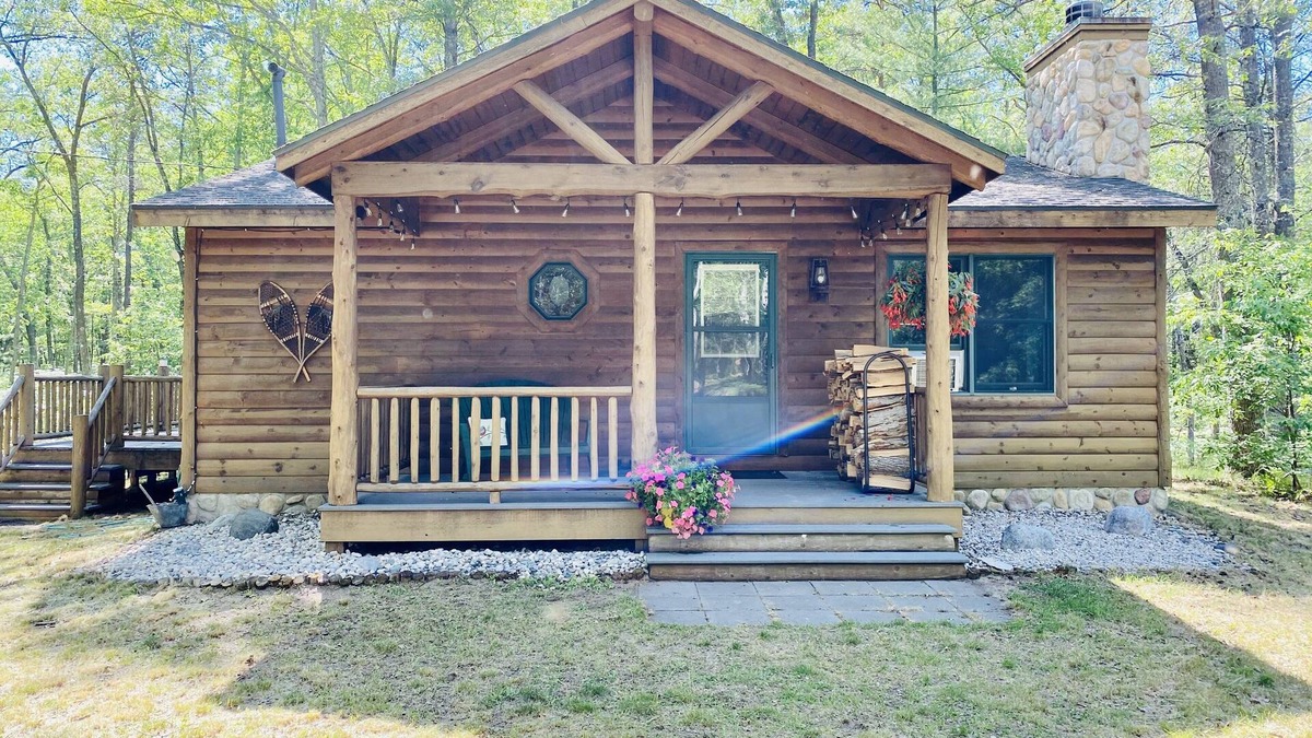 Manistee House | North Country Cabin - Secluded cabin on 20 acres