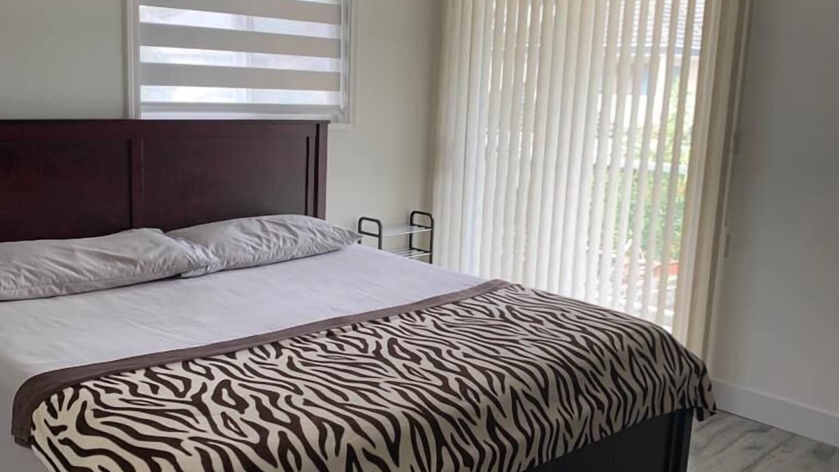 Delta House | North delta private bedroom and bathroom with own entrance