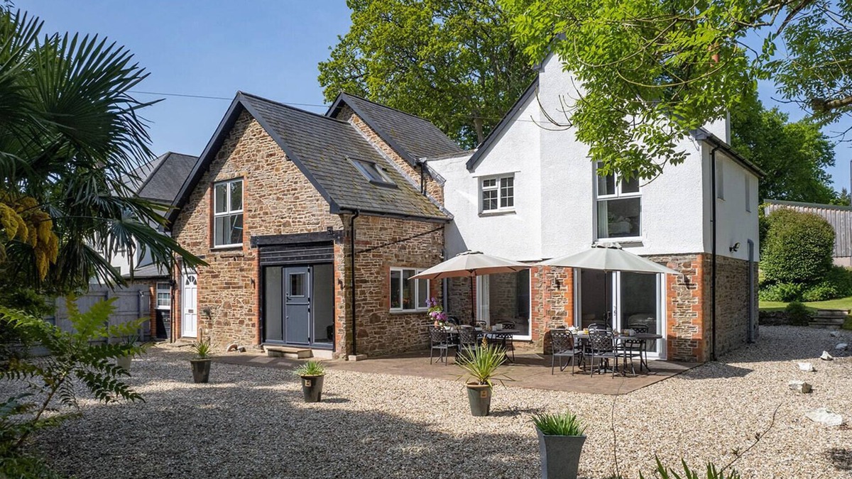 Barnstaple House | North Devon, pet-Friendly, 6 Bedroom House on 41 Acre Private Country Estate