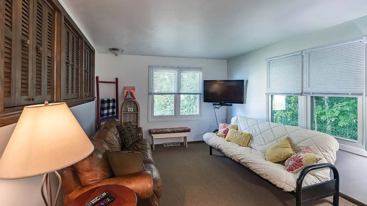 North East Apartment | North East Lake House E Unit with 2 private decks