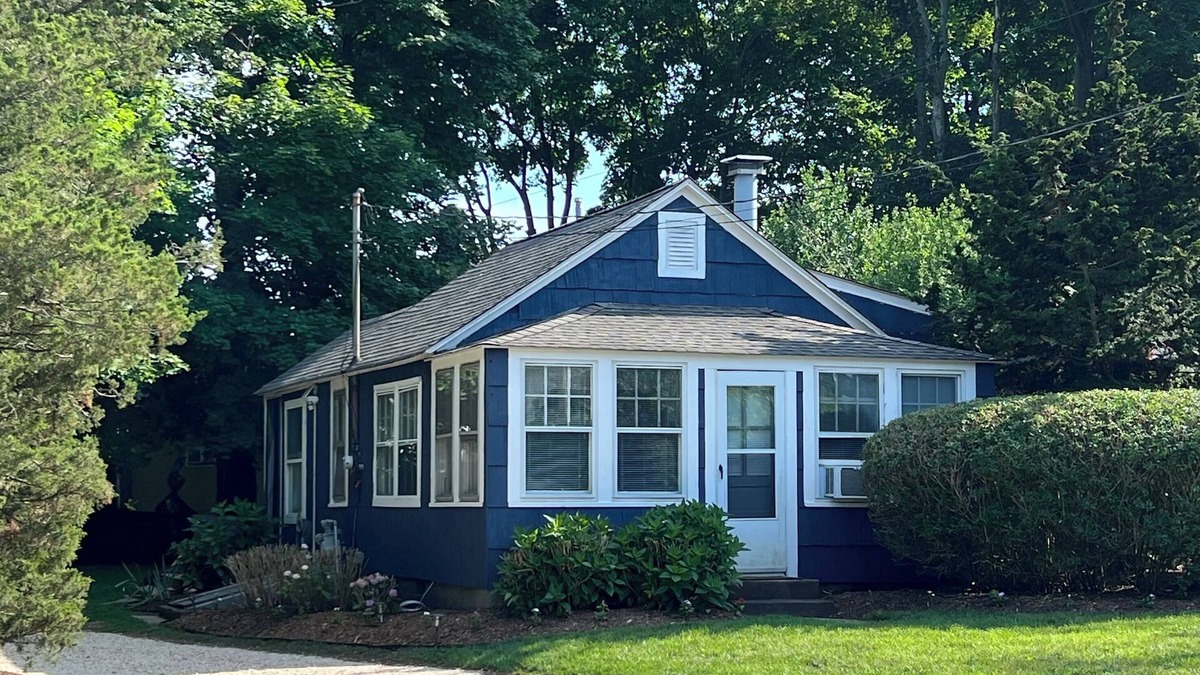 Mattituck House | North Fork Getaway! Walk to Beach