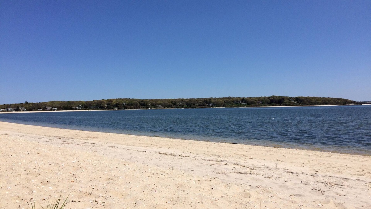 Cutchogue House | North Fork Wine Region—Walk to Beach