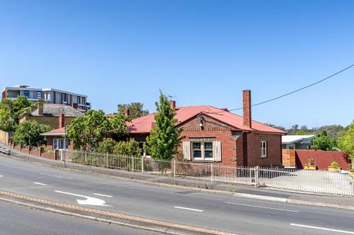 North Hobart Apartment | North Hobart cozy house No party