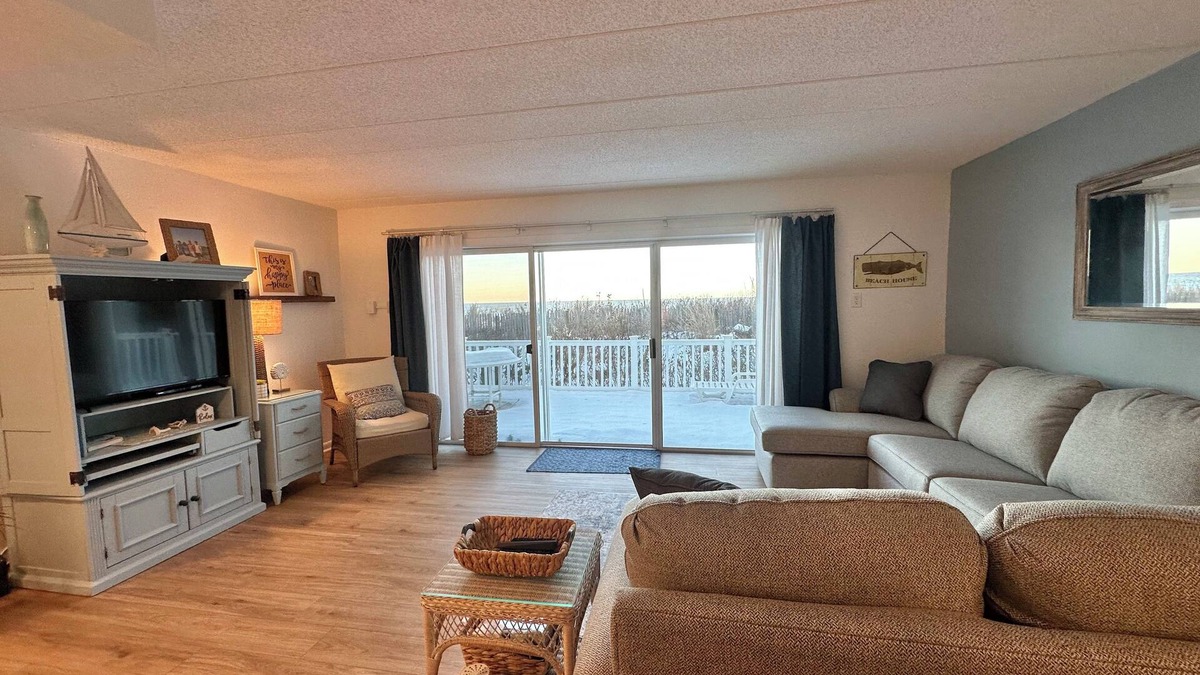 North Ocean City Condo | North OC Oceanfront Condo. Big deck. Entire 1st floor. fully remodeled in 2025.
