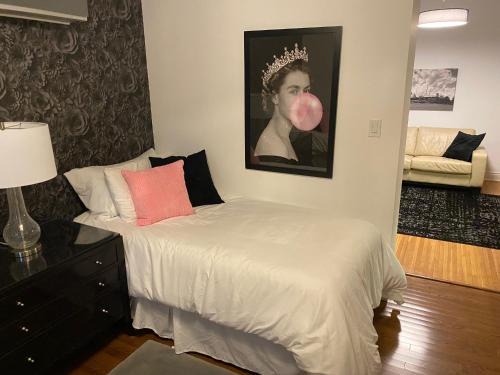 Stratford Bed & Breakfast | North of Avon B&B Suites