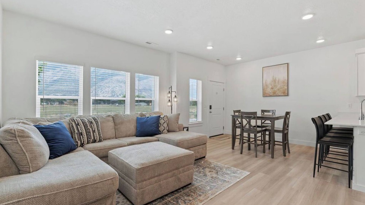 North Ogden House | North Ogden Townhouse Near Ski Resorts + Pet-Friendly