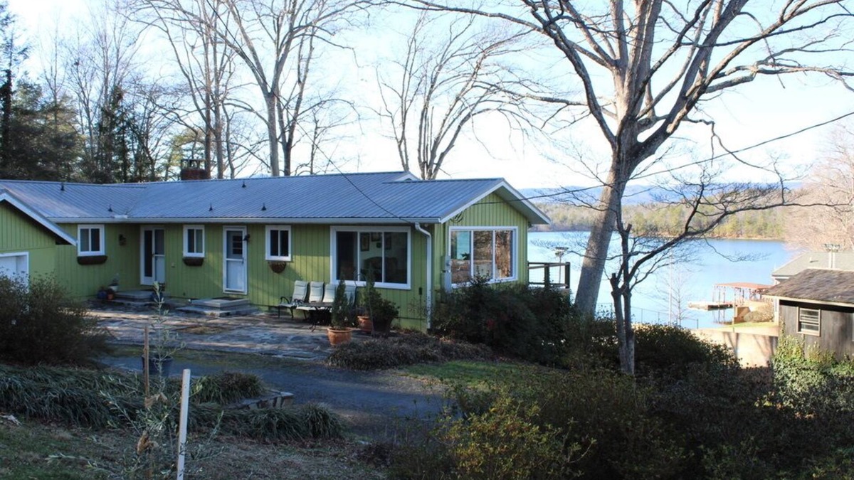 Nebo House | North Point Lakefront Retreat - Private Dock w/boatslip