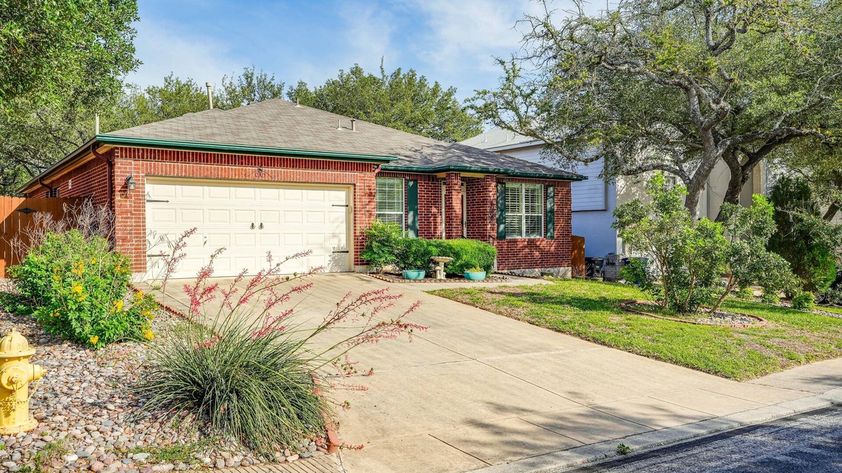 Stone Oak House | North San Antonio Vacation Rental w/Yard & Deck!