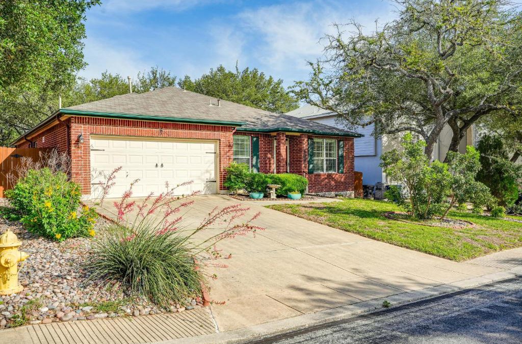 Stone Oak House | North San Antonio Vacation Rental with Yard and Deck!