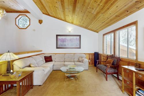Ridgewood House | North Shore Escape